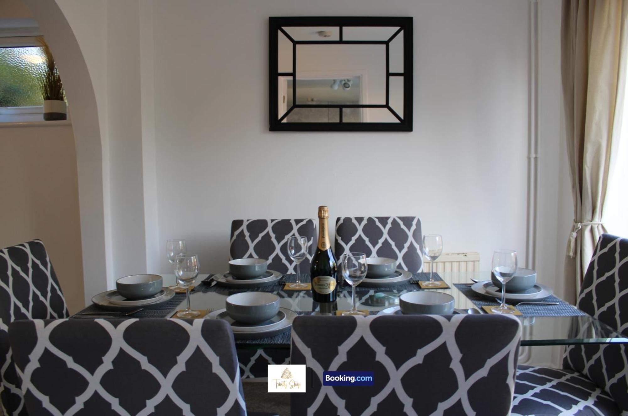 4 Bedroom House With Parking Near City Centre By Trinity Stays Short Lets & Serviced Accommodation Cambridge Eksteriør bilde