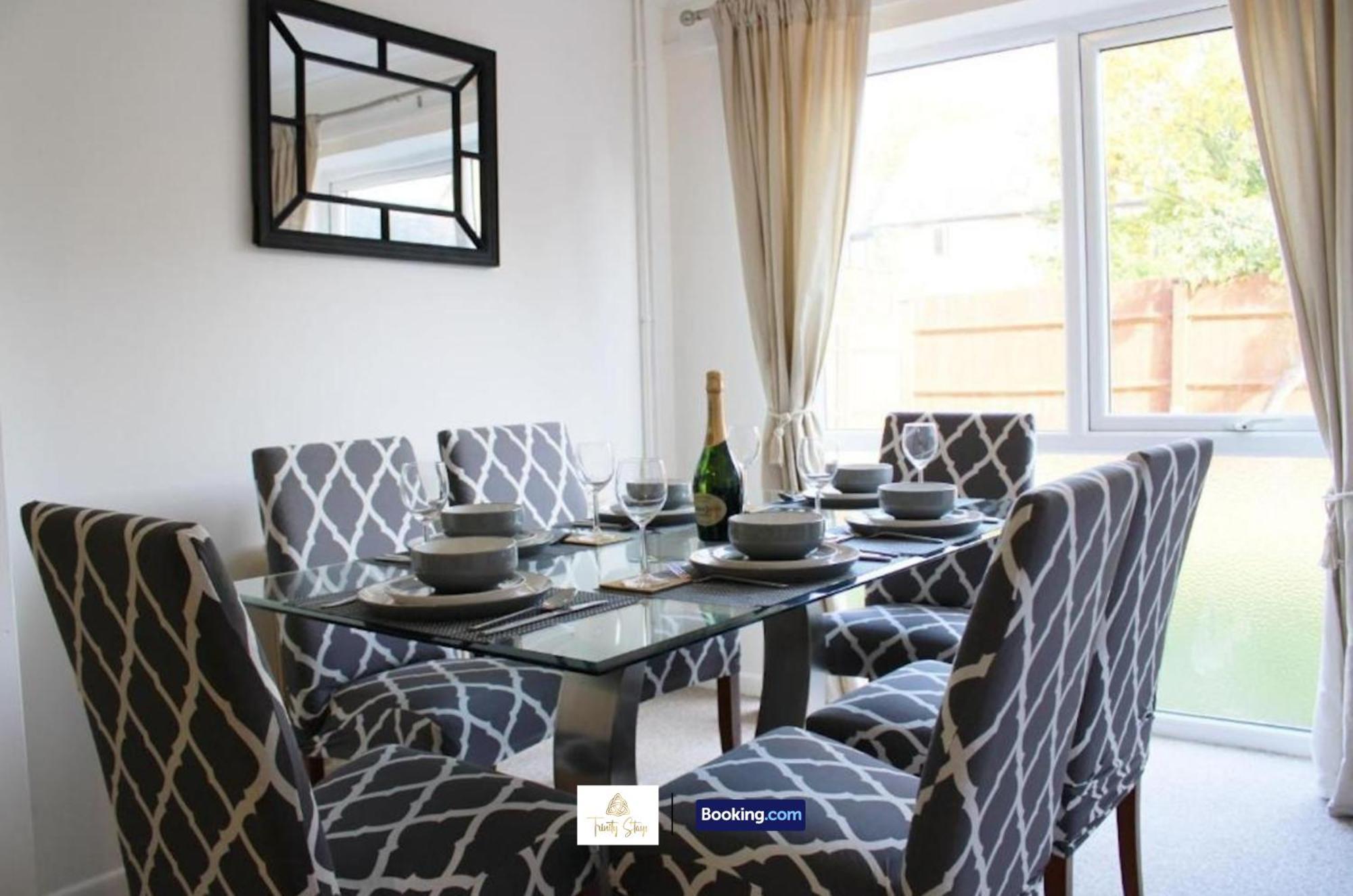4 Bedroom House With Parking Near City Centre By Trinity Stays Short Lets & Serviced Accommodation Cambridge Eksteriør bilde