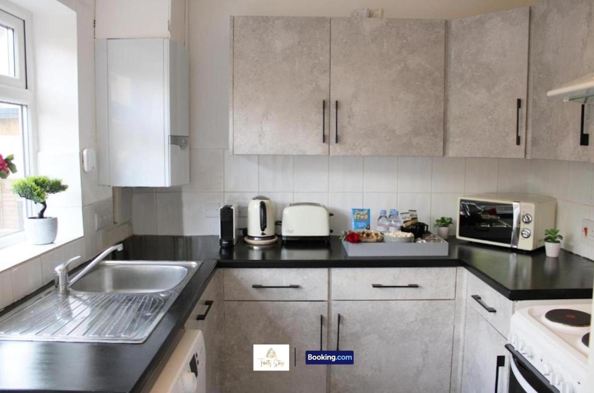 4 Bedroom House With Parking Near City Centre By Trinity Stays Short Lets & Serviced Accommodation Cambridge Eksteriør bilde