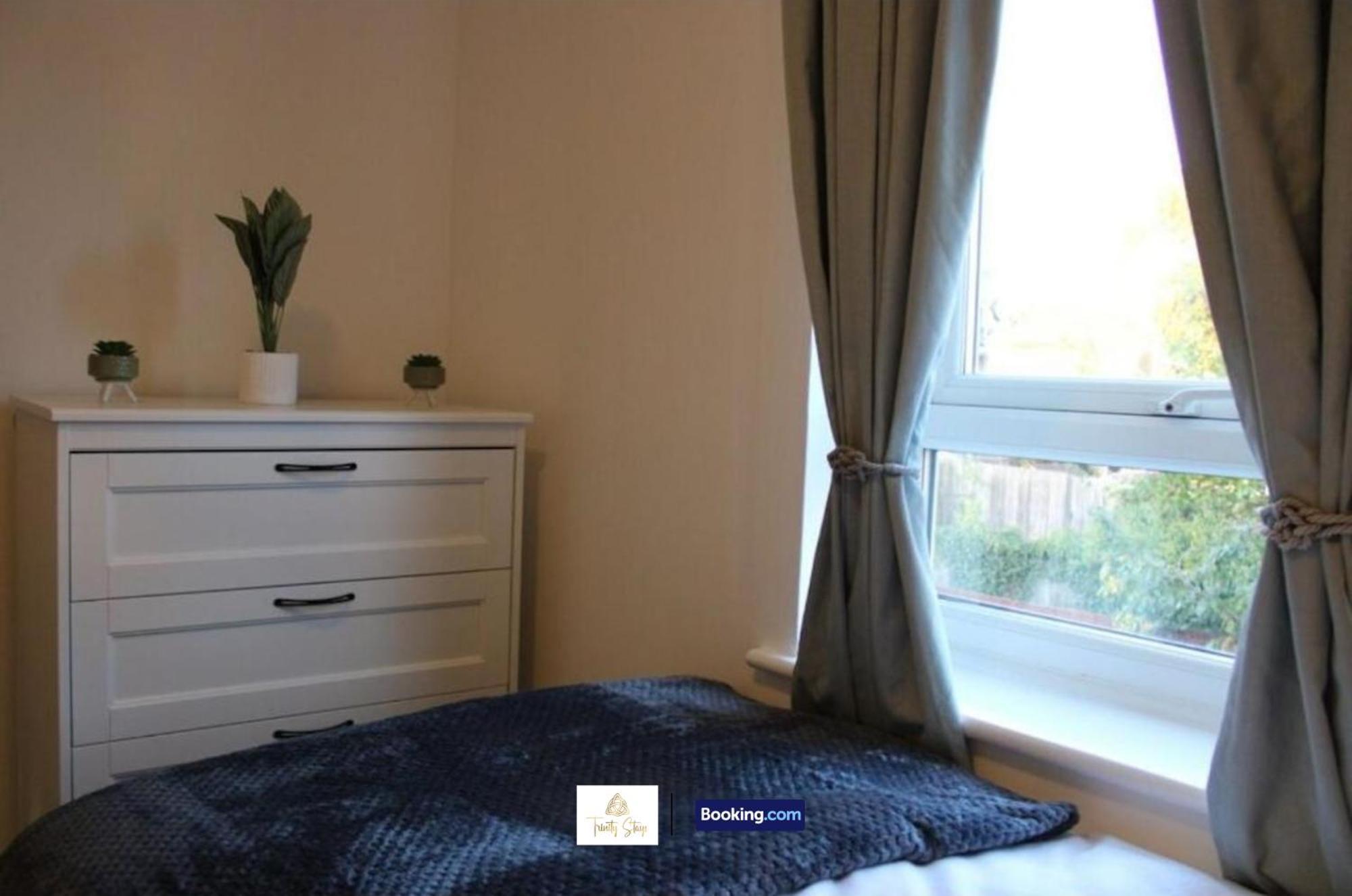4 Bedroom House With Parking Near City Centre By Trinity Stays Short Lets & Serviced Accommodation Cambridge Eksteriør bilde